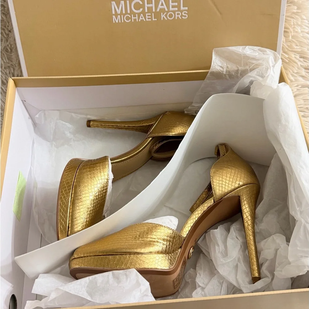 MICHAEL Michael Kors Tiegan Metallic Embossed Dress Sandals In Gold Size 6.5